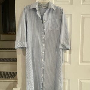 Schrader button up women’s dress.